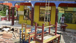 Sekolah PAUD di Ciamis Roboh Akibat Gempa Garut
