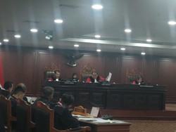 Kelakar Hakim MK ke Peserta Sidang Nyasar: Kalau di Rumah Suka Salah Kamar