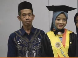 Cerita Anak Buruh Ukir Lulus S2 di UGM, Sempat Dilarang Kuliah Karena Biaya