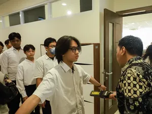 Potret UTBK 2024 di Unair, Kampus Antisipasi Kecurangan Potret UTBK 2024 di Unair, Kampus Antisipasi Kecurangan