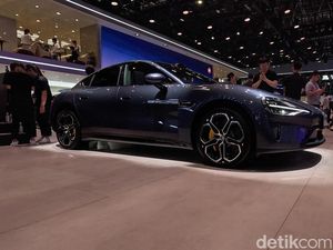 Mobil Listrik Xiaomi Bikin Penasaran, Mau Lihat Doang Harus Antre Berjam-jam Mobil Listrik Xiaomi Bikin Penasaran, Mau Lihat Doang Harus Antre Berjam-jam