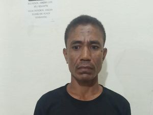 Polisi Kembali Tangkap Buronan Pembakar Rumah-Perusakan Motor di Kupang Polisi Kembali Tangkap Buronan Pembakar Rumah-Perusakan Motor di Kupang
