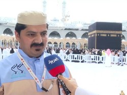 Orang Ini Beruntung Bisa Sajikan Air Zamzam untuk Jemaah di Mekkah