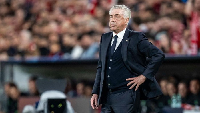MUNICH, GERMANY - APRIL 30: Head Coach Carlo Ancelotti of Real Madrid looks on during the UEFA Champions League semi-final first leg match between FC Bayern München and Real Madrid at Allianz Arena on April 30, 2024 in Munich, Germany. (Photo by Kevin Voigt/Getty Images)