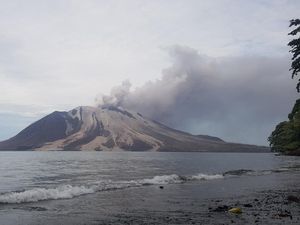 Selain Ruang dan Raung, Gunung Api di Indonesia Ini Sering Tertukar