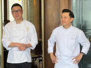 Chef Restoran Bintang Michelin Sajikan Hidangan China Spesial di Tang Court Chef Restoran Bintang Michelin Sajikan Hidangan China Spesial di Tang Court
