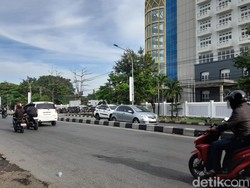 Massa Hari Buruh di Jalan Alauddin Geser ke DPRD Sulsel, Lalin Normal Kembali