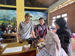 Penantian Puluhan Buruh Pabrik Kayu di Sukabumi Temui Titik Terang