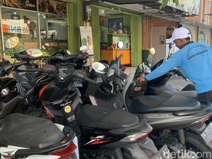 Reaksi Warga Denpasar Tarif Parkir Motor Naik Jadi Rp 2 Ribu Reaksi Warga Denpasar Tarif Parkir Motor Naik Jadi Rp 2 Ribu