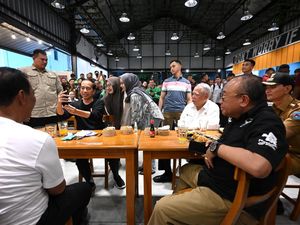 Jokowi Makan Mie Gacoan hingga Ayu Ting Ting Mukbang Nasi Padang Jokowi Makan Mie Gacoan hingga Ayu Ting Ting Mukbang Nasi Padang