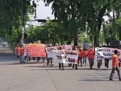 Hari Buruh, Puluhan Karyawan Shell di Medan Demo Tuntut Kepastian Pesangon