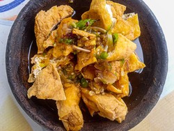 Cara Membuat Tahu Gejrot Cirebon yang Rasanya Pedas Asam