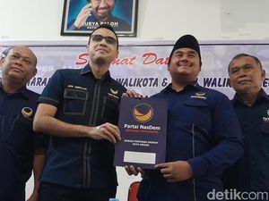 Ketua DPD-Anggota DPRD Sumut Ambil Formulir Pilwakot Medan ke NasDem Ketua DPD-Anggota DPRD Sumut Ambil Formulir Pilwakot Medan ke NasDem