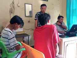 Panik Dikejar Warga, Jambret di Cirebon Telan Gelang Emas Hasil Curian