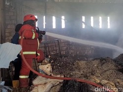 Gudang Besi di Pati Ludes Terbakar, Kerugian Capai Rp 3 M