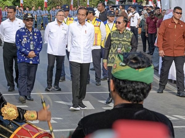 Jokowi Resmikan Perbaikan Jalan Senilai Rp 211 Miliar di NTB