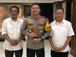Kapolresta Malang Kota Dianugerahi Rastra Sewakottama Award PWI Jatim