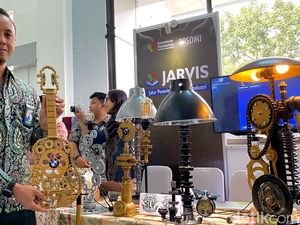 Limbah Onderdil Motor di Tasikmalaya Disulap Jadi Lampu Duduk Cantik