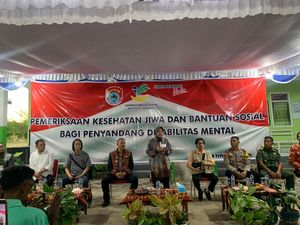 Risma Tampung Keluhan Warga Sumba Timur, Janji Bakal Asesmen-Turunkan Tim