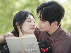 Fans Queen of Tears Protes Ciuman Kim Soo Hyun & Kim Ji Won Ternyata Diedit