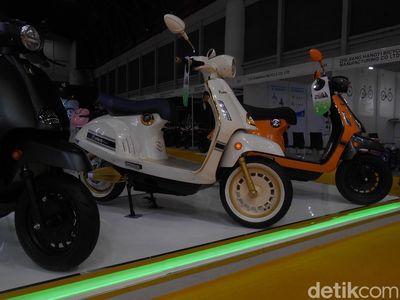 Potret Vespa 946 Christian Dior Versi KW yang Harganya Cuma Rp 13 Juta