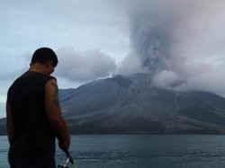 PUPR Siapkan Rumah Instan buat Korban Erupsi Gunung Ruang PUPR Siapkan Rumah Instan buat Korban Erupsi Gunung Ruang
