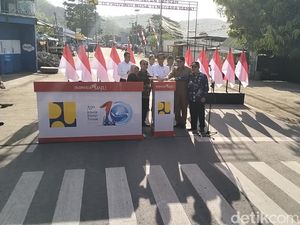 Jokowi Resmikan 5 Ruas Jalan Senilai Rp 211,8 Miliar di NTB Jokowi Resmikan 5 Ruas Jalan Senilai Rp 211,8 Miliar di NTB