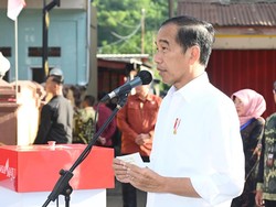 Cek Pasar di NTB, Jokowi Sebut Harga Bawang Merah hingga Cabai Rawit Turun