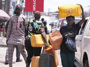 Situasi Nigeria Saat BBM Langka Situasi Nigeria Saat BBM Langka