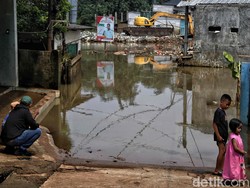 Pemkot Depok Buka Suara Terkait Banjir Berbulan-bulan di Cipayung
