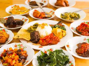 5 Tempat Makan Nasi Kapau yang Komplet dan Autentik Lauknya 5 Tempat Makan Nasi Kapau yang Komplet dan Autentik Lauknya