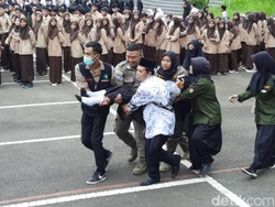 Siswa Pingsan-ASN Berulah di Upacara Hardiknas 2024 Kabupaten Tasik