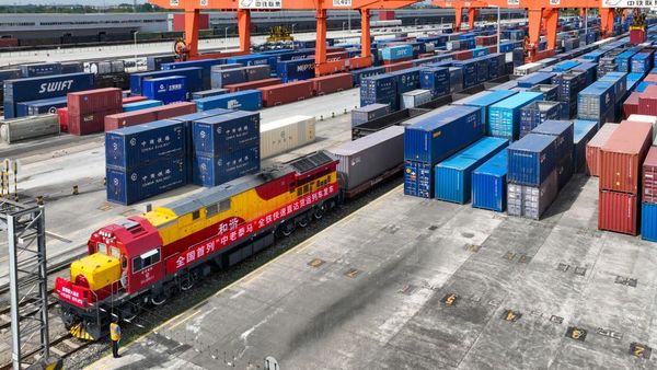Potret Kereta Barang Ekspres Pertama yang Hubungkan China dan Asia Tenggara