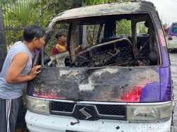 Angkot di Sukabumi Tiba-tiba Meledak Lalu Terbakar