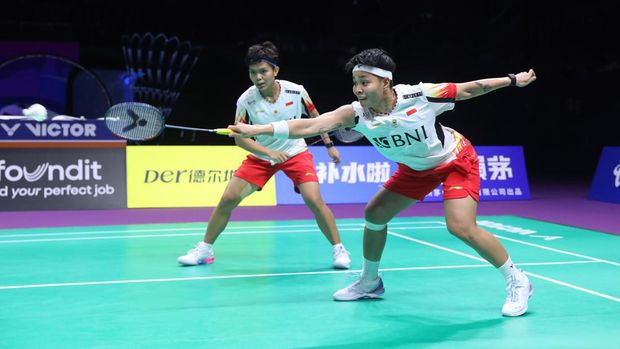 Ganda putri Indonesia Apriyani Rahayu/Siti Fadia Silva Ramadhanti di Uber Cup 2024 ketika menghadapi Thailand di babak perempatfinal.