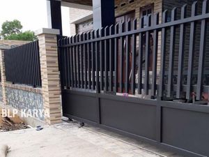 Pagar Rumah Seret saat Dibuka? Nih Cara Perbaikinya Pagar Rumah Seret saat Dibuka? Nih Cara Perbaikinya