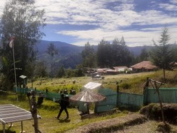 TNI-Polri Rebut Homeyo Intan Jaya Usai OPM Bunuh Warga-Bakar Sekolah