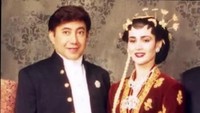 Potret Terbaru Eks Menantu Soekarno Asal Uzbekistan, Rangkul Pria Bule