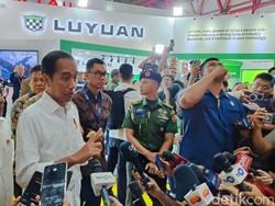 Jokowi Pastikan Pemerintah Lagi Godok Insentif Mobil Hybrid