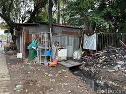 Lurah Ungkap Proyek Jalan Tanpa Drainase di Tamalate Makassar Terhambat PKL