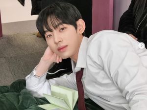 Sesal Lee Seo Han Unggah Video Tak Senonoh di Studio Bang Ye Dam Sesal Lee Seo Han Unggah Video Tak Senonoh di Studio Bang Ye Dam