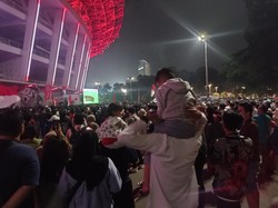 Nobar Timnas Indonesia di GBK, Pendukung Tak Khawatir Bawa Anak