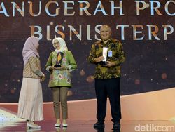 Sido Muncul-PLN Raih Anugerah Program Bisnis Terpuji di detikjateng-jogja Awards