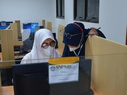 Perjuangan 4 Peserta Tunanetra Ikut UTBK 2024 di UNY, Keterbatasan Bukan Penghalang