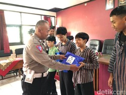 Siswa Kota Blitar Diajak Tertib Lalu Lintas Lewat Police Goes to School