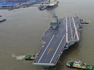 Potret Kapal Induk Ketiga China Mulai Uji Coba Laut Perdana