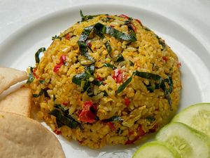 Resep Nasi Goreng Daun Mengkudu Berbumbu Pedas Berempah Resep Nasi Goreng Daun Mengkudu Berbumbu Pedas Berempah