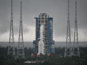 Pertama di Dunia, China Luncurkan Misi Bawa Sampel Sisi Terjauh Bulan Pertama di Dunia, China Luncurkan Misi Bawa Sampel Sisi Terjauh Bulan