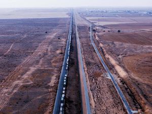 Truk Pembawa Bantuan untuk Gaza Mengular di Perbatasan Rafah