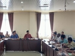 Sopir Angsuspel Ngadu ke DPRD Pangkalpinang Tak Dilibatkan Bongkar Muat